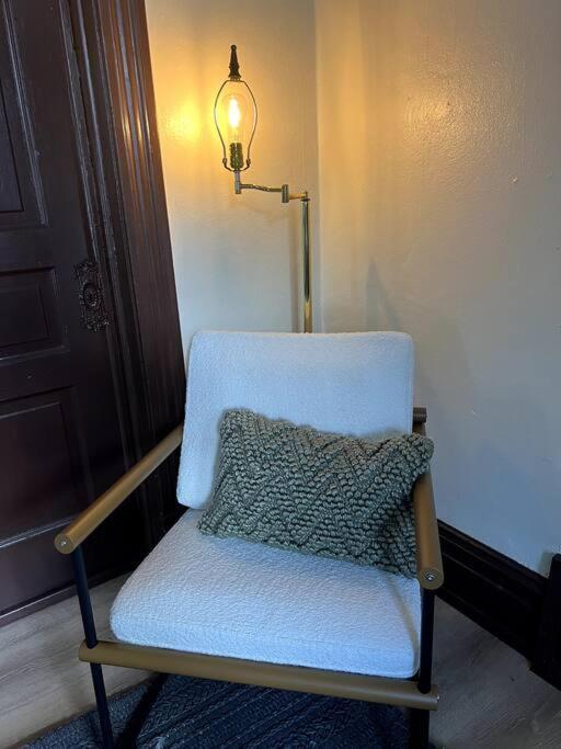 Charming Duplex On Quiet Street Apartment เซนต์ลูอิส ภายนอก รูปภาพ