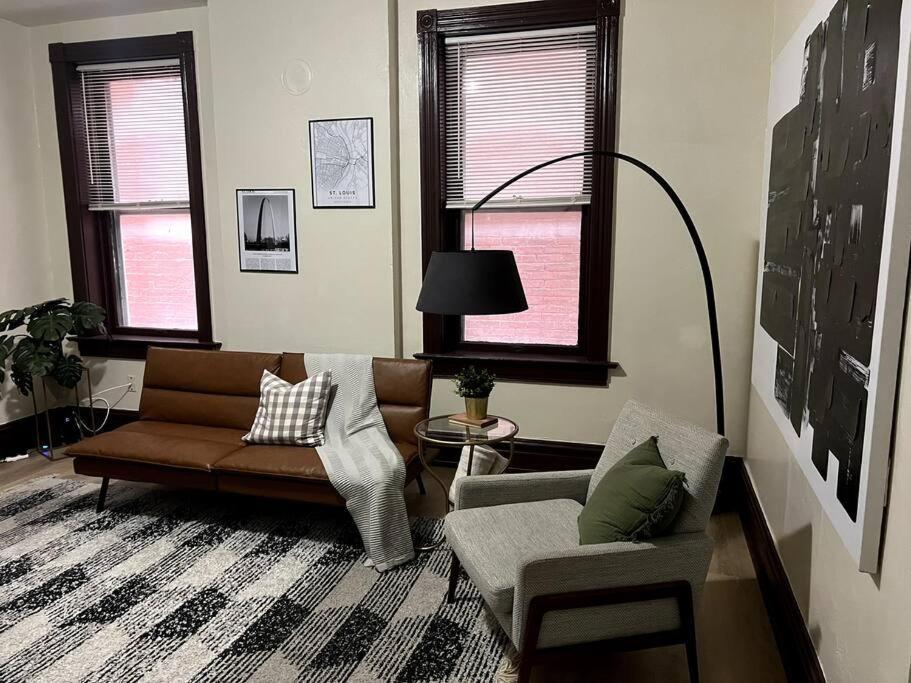 Charming Duplex On Quiet Street Apartment เซนต์ลูอิส ภายนอก รูปภาพ